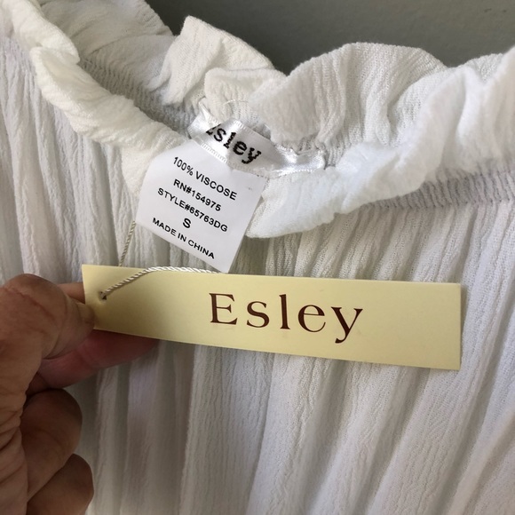 Romantic off-the-shoulder maxi dress - Picture 8 of 8